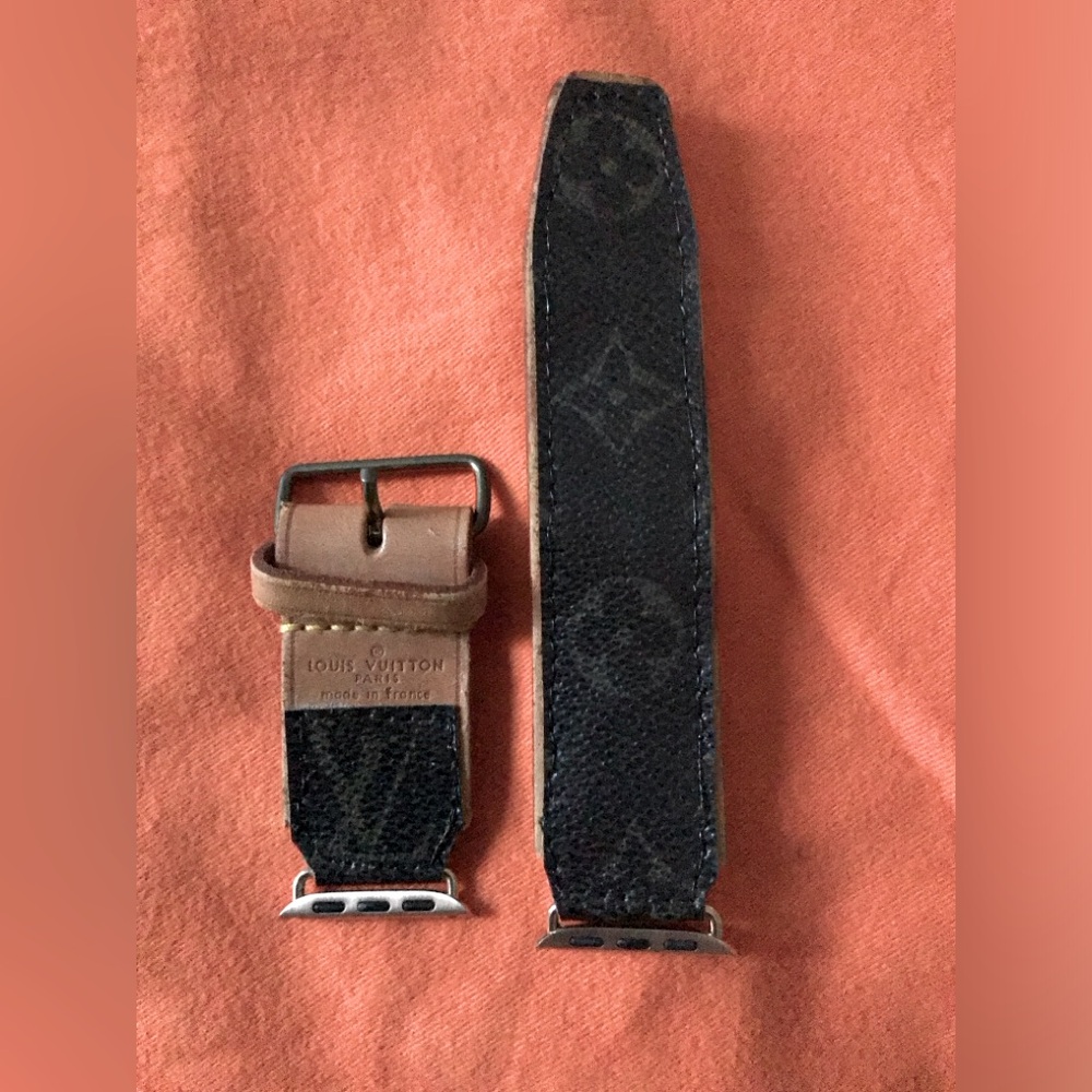 ❗️SOLD❗️Up Cycle LV Mono Leather on a LV Poignet (LV Luggage Tag) size 38/40/41